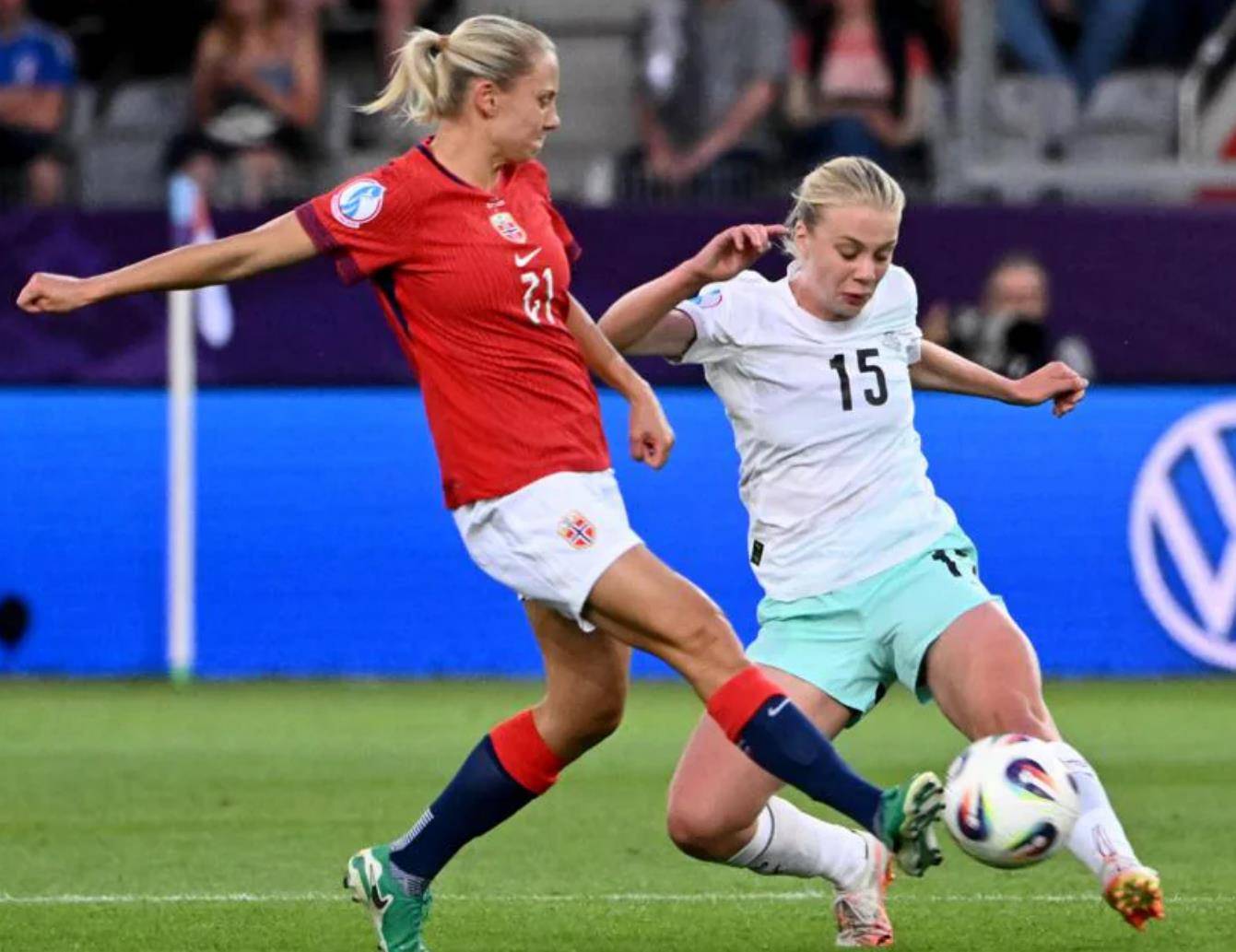 包含冰岛惊险击败摩尔多瓦,挤进欧预赛八强的词条 包含冰岛惊险击败摩尔多瓦,挤进欧预赛八强的词条