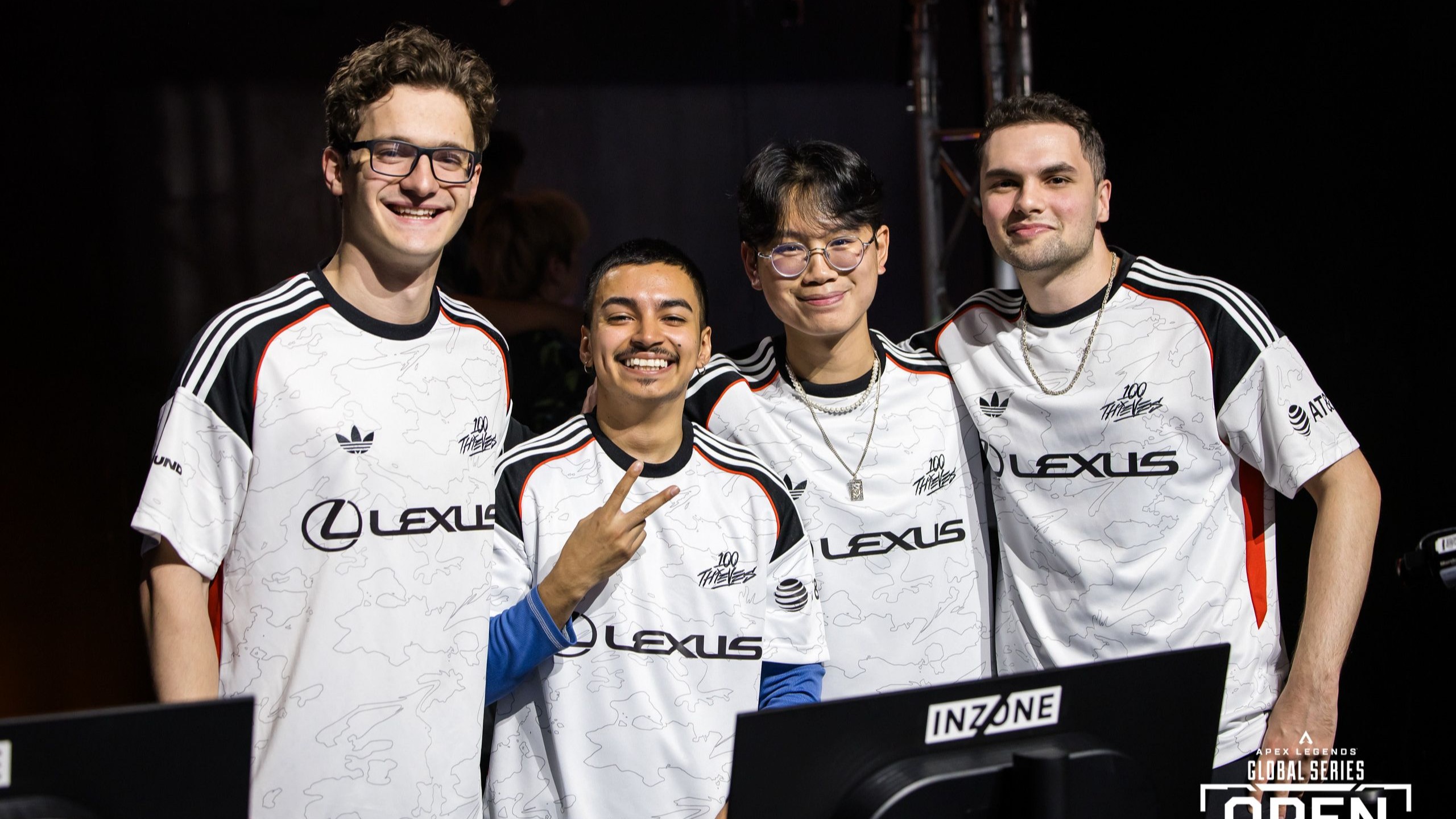 pg电子游戏-100T险胜CLG，Ming成为全场焦点小组赛3:1（首尔）