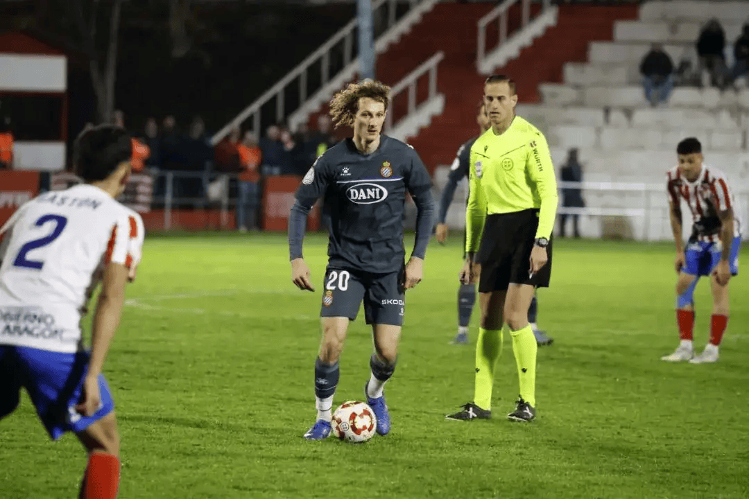 西班牙人客场大胜