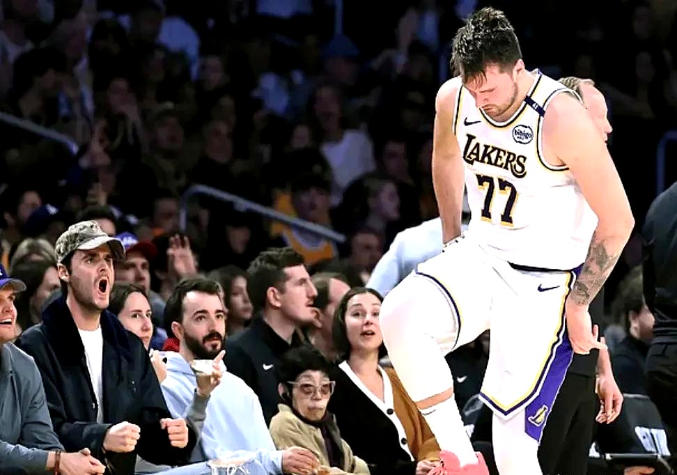 美国男篮横扫热火B队，东契奇统治全场的简单介绍