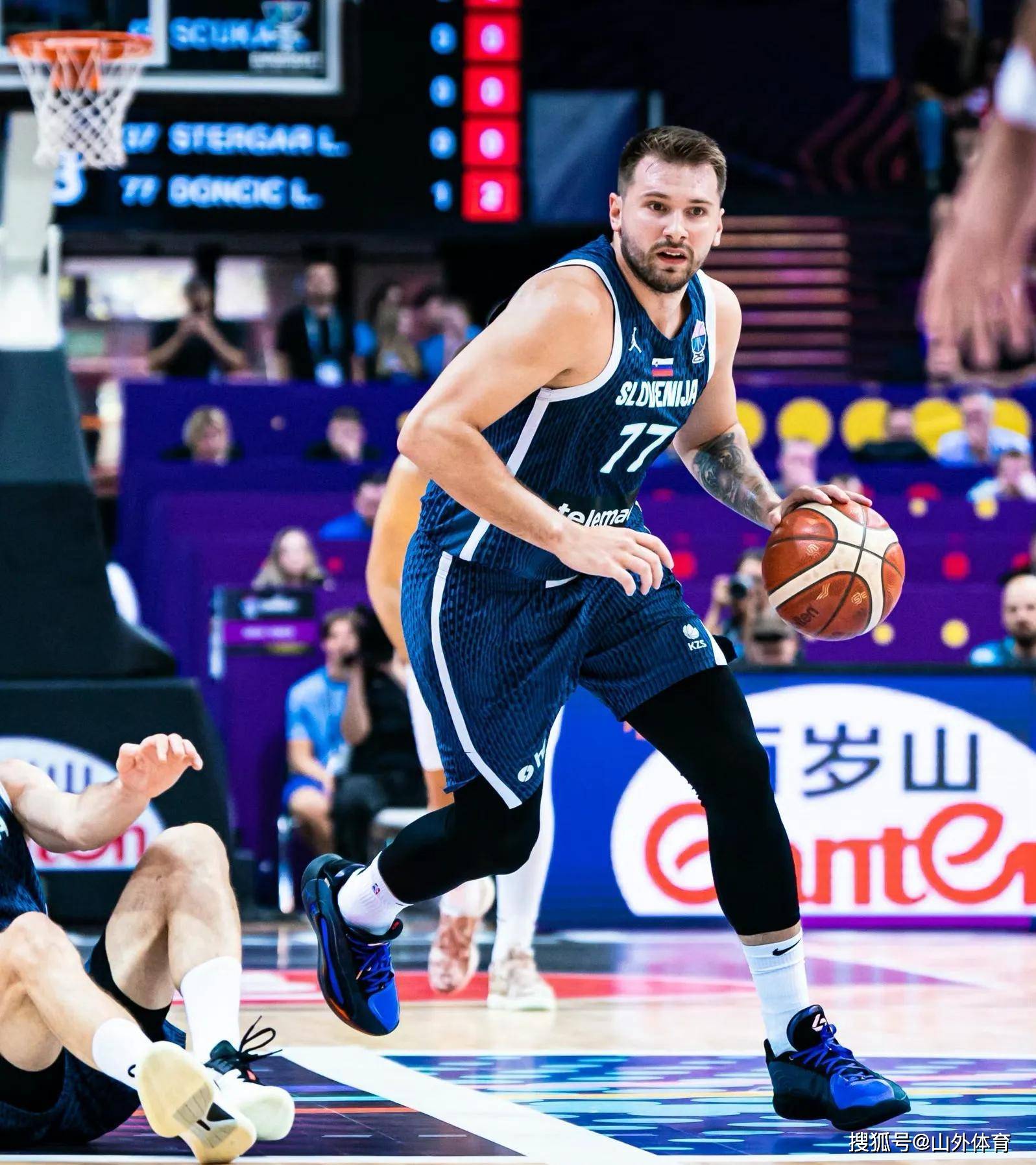 pg电子-意大利男篮险胜希腊男篮，西蒙斯爆发神勇的简单介绍