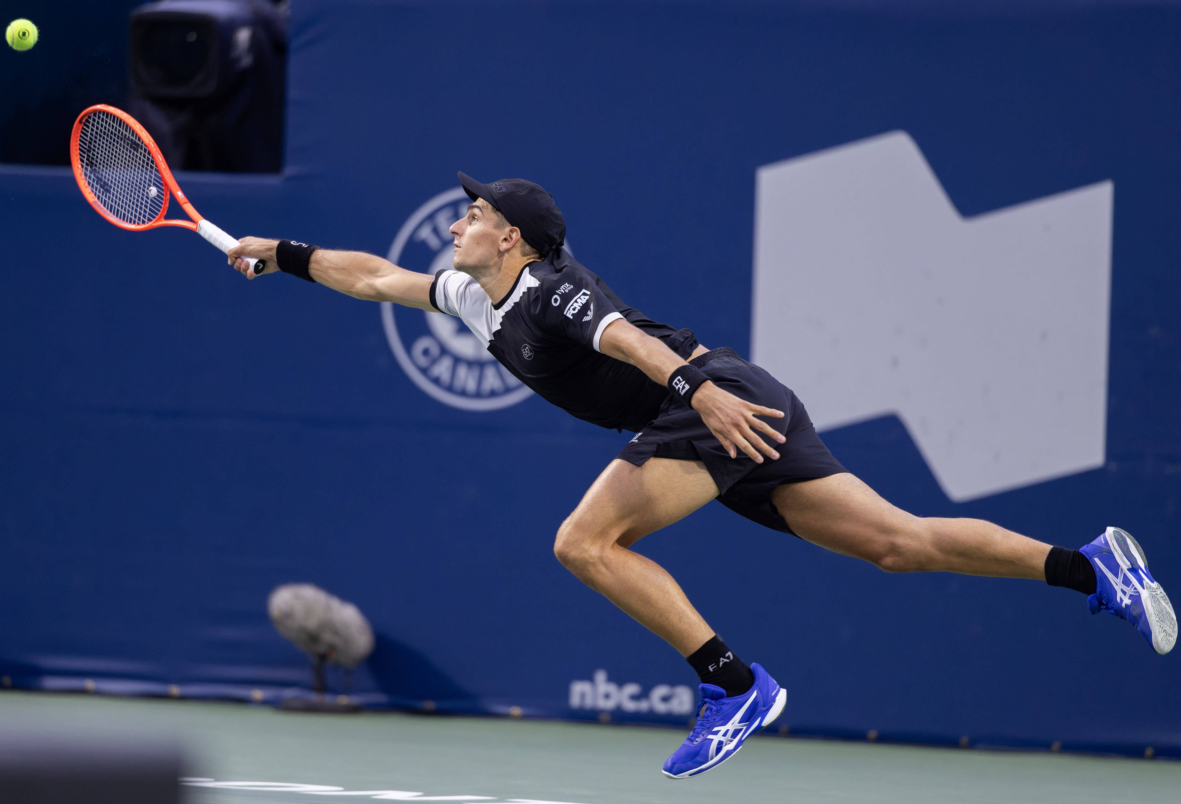 美国网球队碾压日本网球队,兹维列夫制霸全场的简单介绍 美国网球队碾压日本网球队,兹维列夫制霸全场的简单介绍