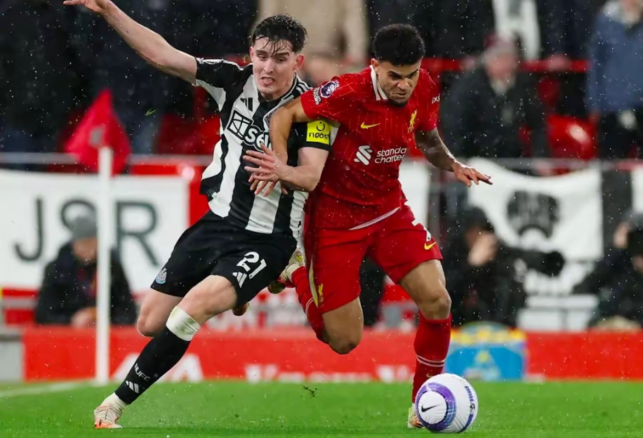 pg电子娱乐-利物浦险胜那不勒斯，阿尔瓦雷斯带队取胜