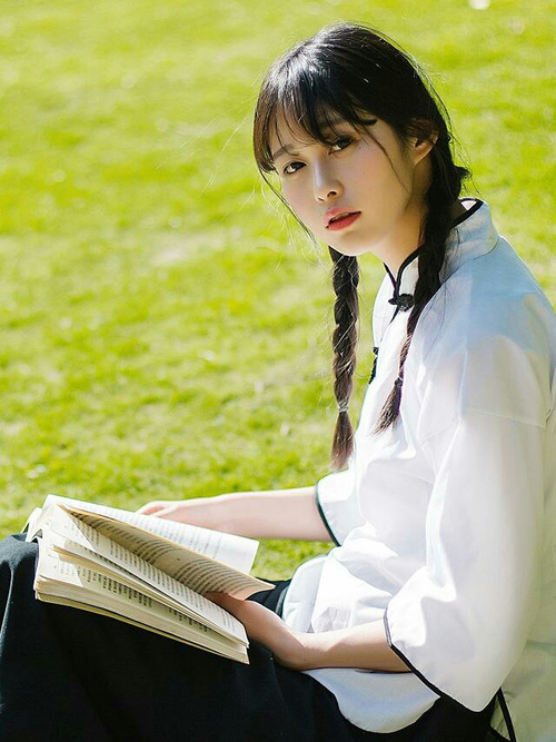 欧冠半决赛焦点战，雄鹿完胜猛龙