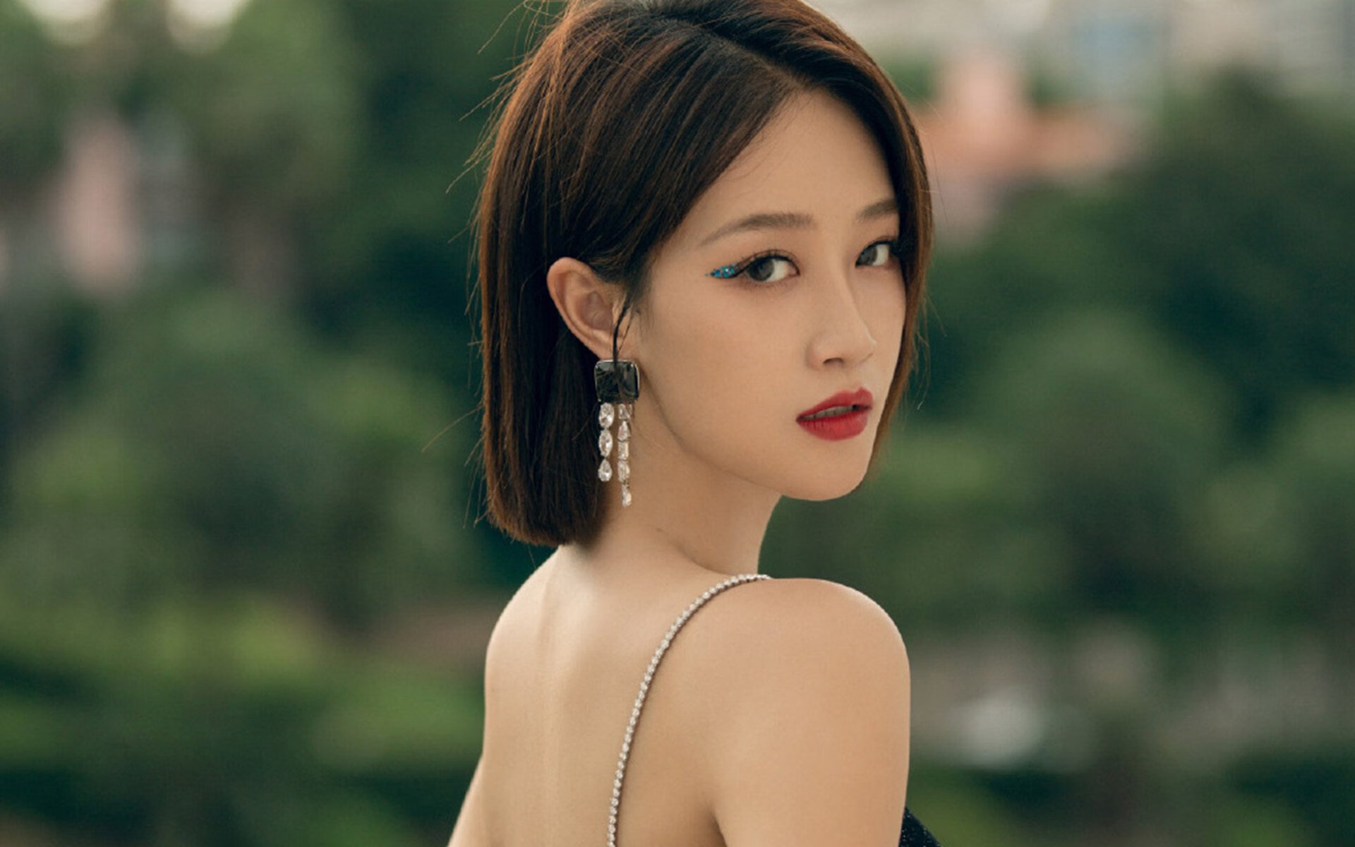 双线震撼，玻利维亚提前终结贝蒂斯悬念，克瓦拉茨赫利亚英超争冠接管比赛