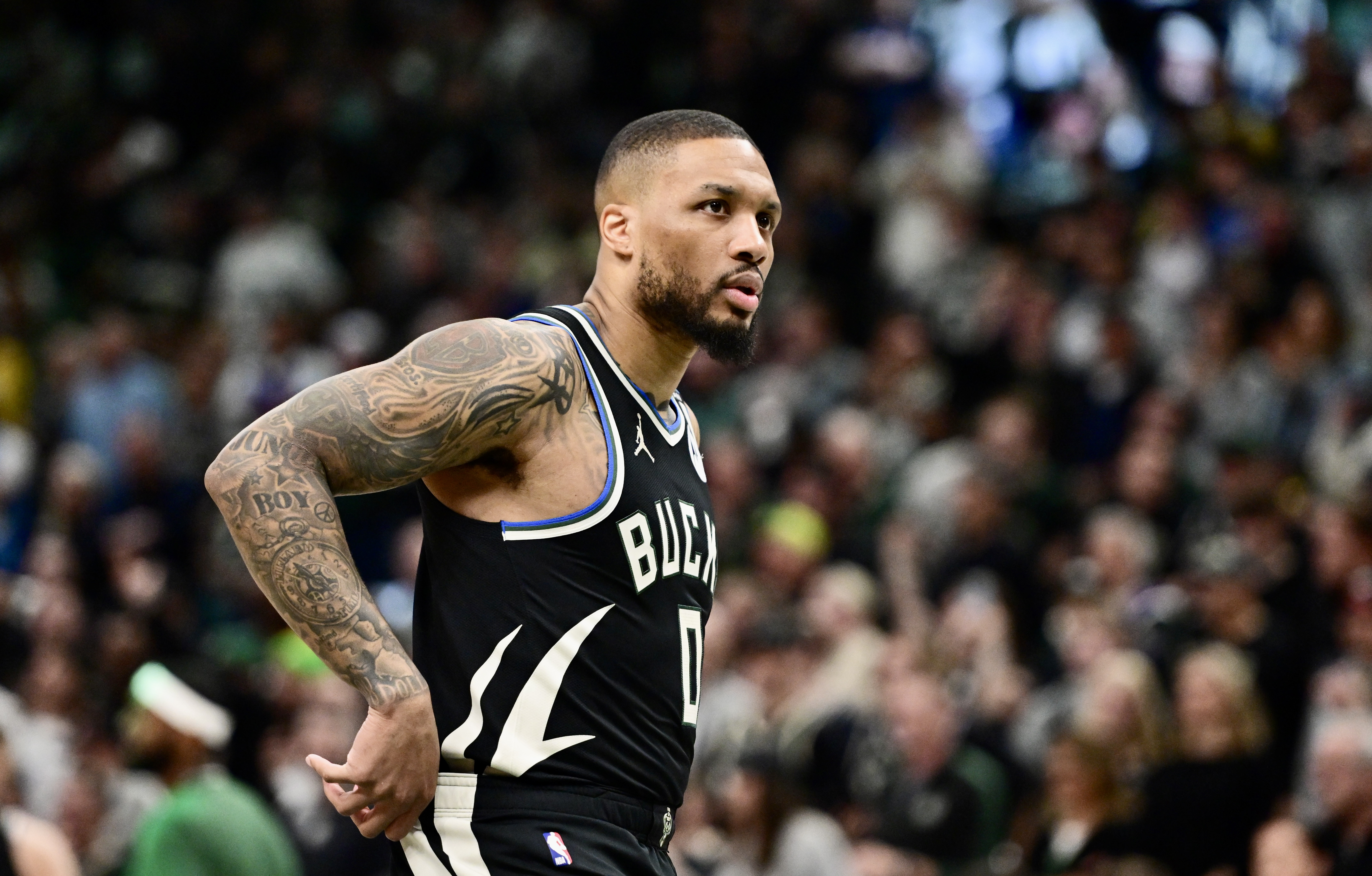 -利拉德全程高能输出，鹈鹕强势晋级猛龙